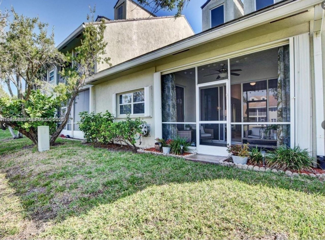 51 N Lakeshore Dr, Unit 51, Hypoluxo, FL 33462 Photo