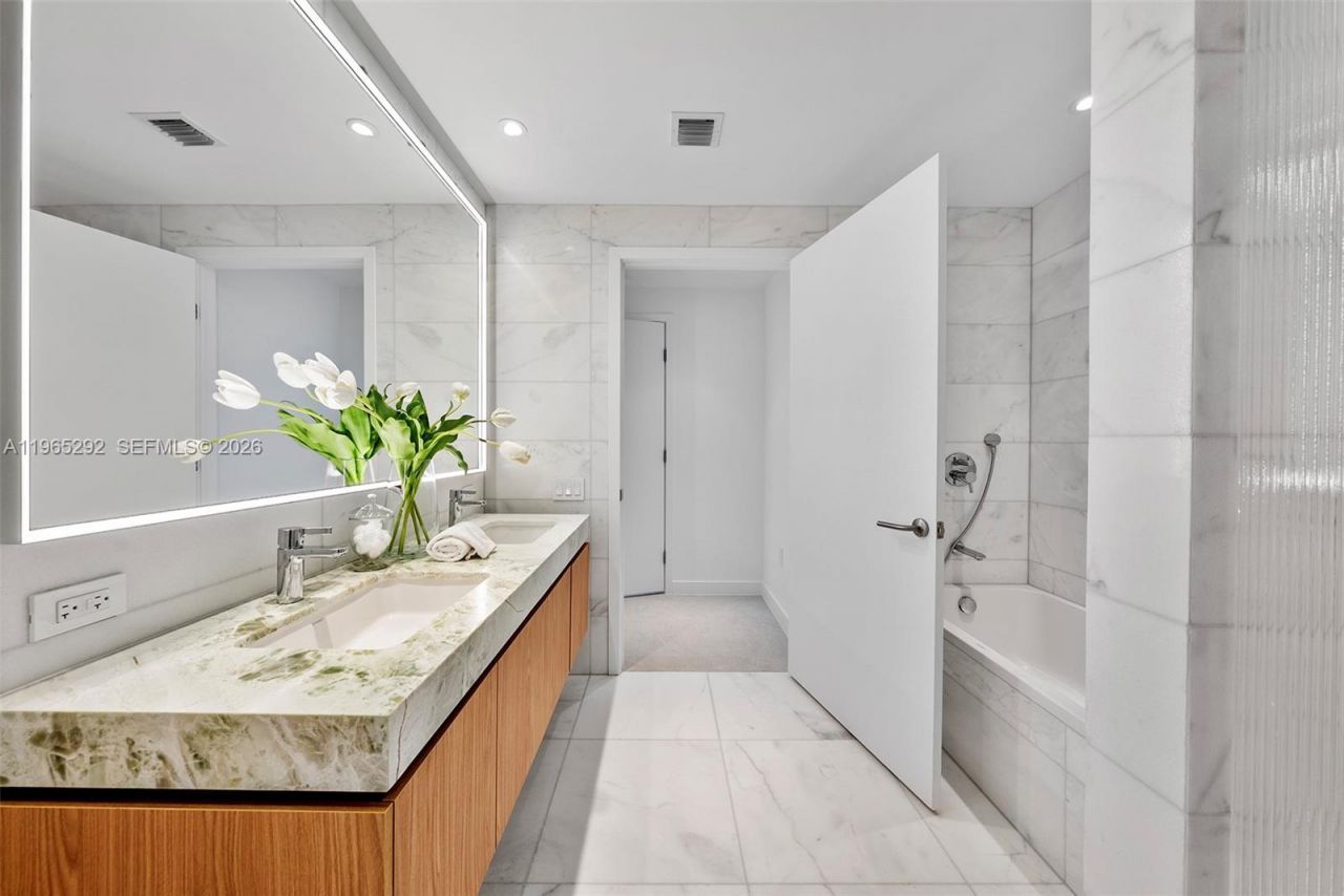 500 Alton Rd, Unit 901, Miami Beach, FL 33139 Photo