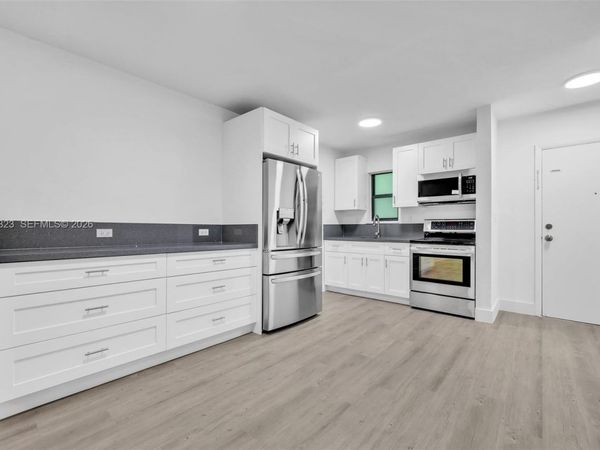 1530 SW 2nd St, Unit 301, Miami, FL 33135