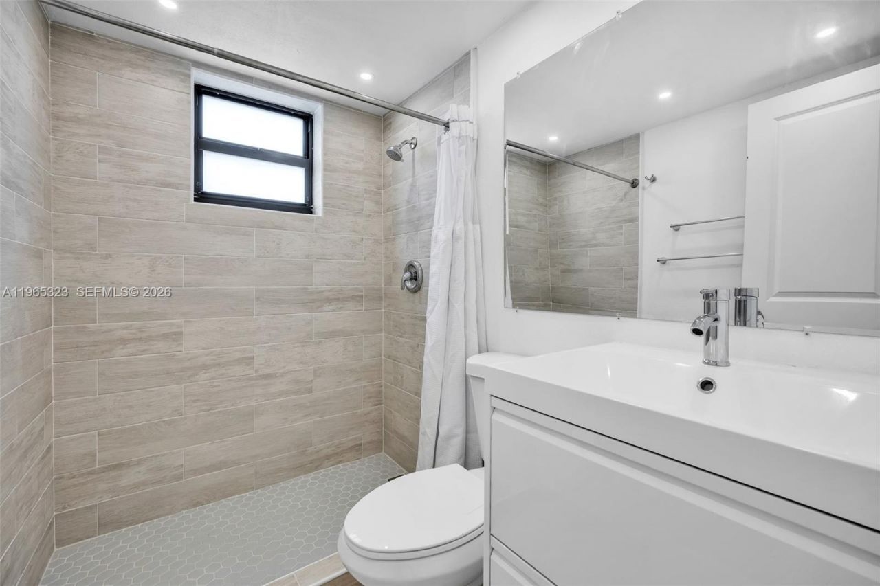 1530 SW 2nd St, Unit 301, Miami, FL 33135 Photo