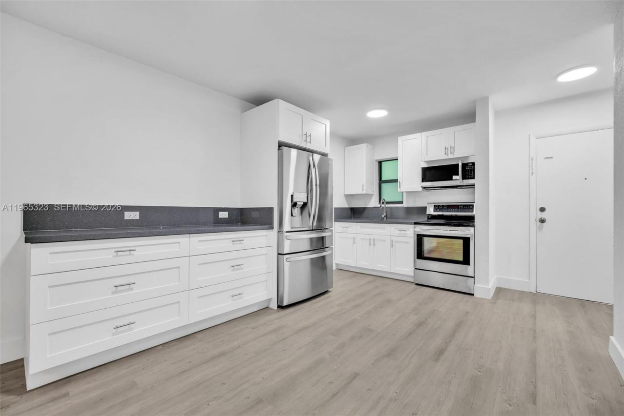 1530 SW 2nd St, Unit 301, Miami, FL 33135 Photo