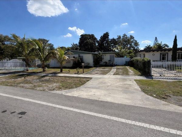 540 NW 119th St, Miami, FL 33168