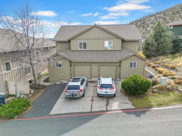 1696 NE Lotus Drive, Bend, OR 97701