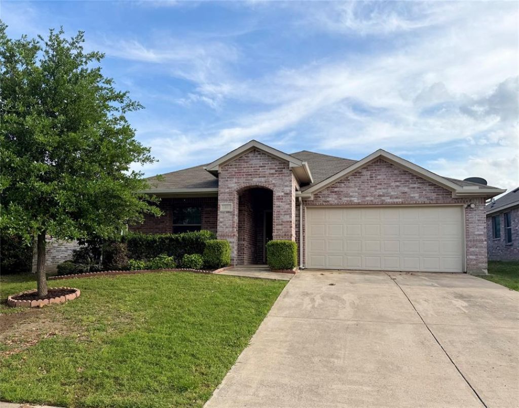 412 Stonecreek Drive, Princeton, TX 75407 Main Photo
