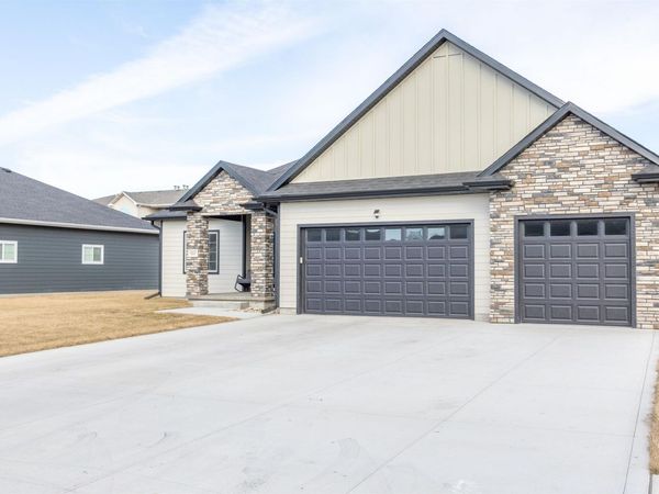 1107 E 19th, South Sioux City, NE 68776