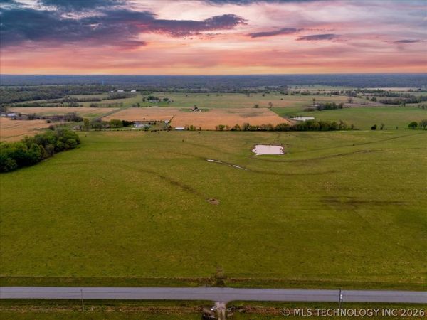 28 S 4360 Road , Vinita, OK 74301