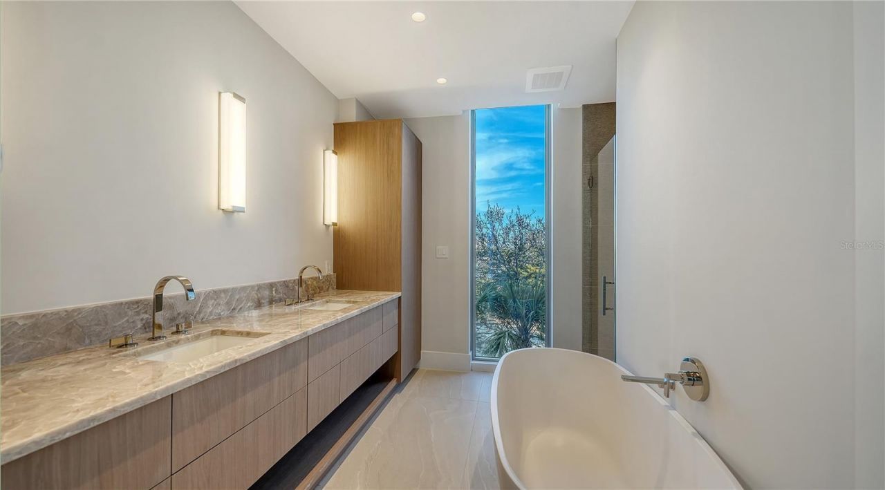 223 Golden Gate Point, Unit 302, Sarasota, FL 34236 Photo