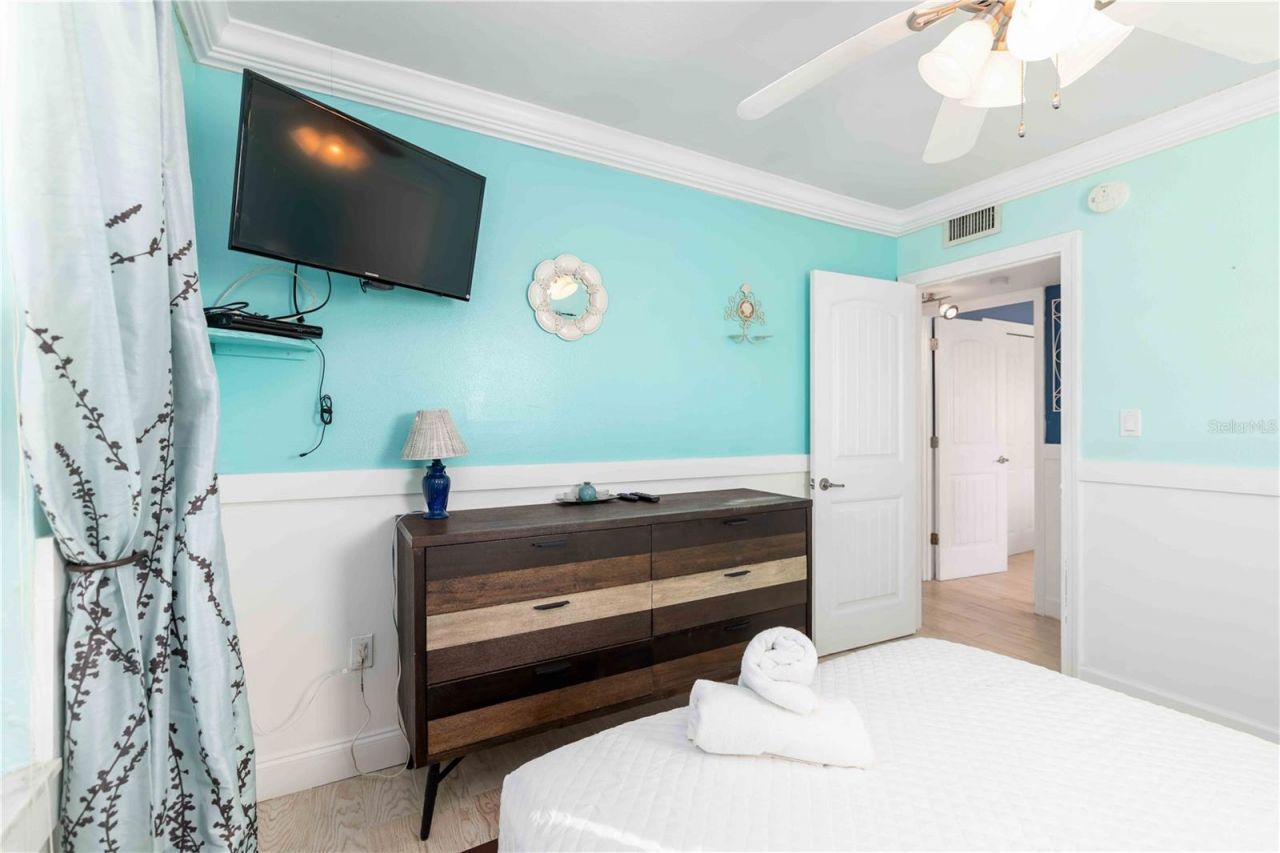 111 9th Street N, Bradenton Beach, FL 34217 Photo