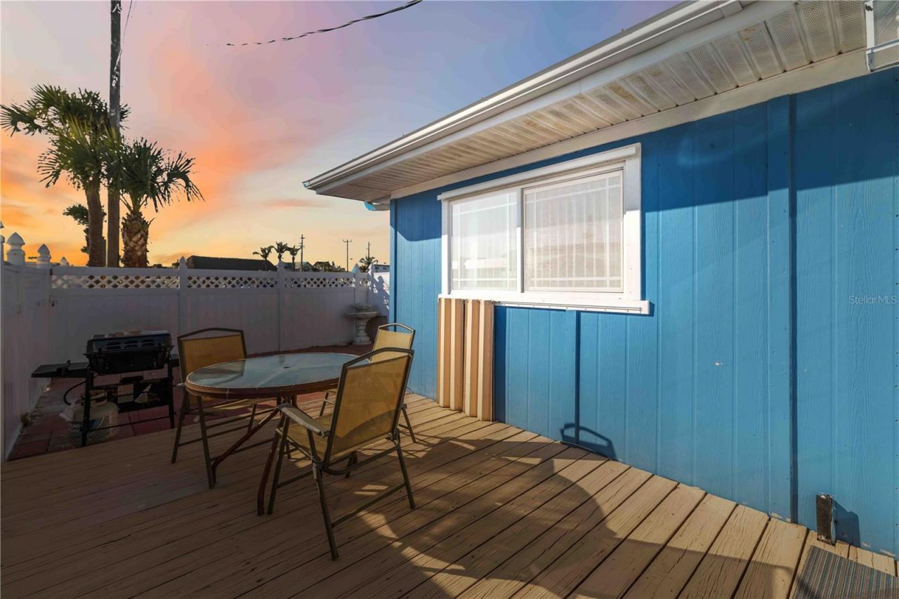 111 9th Street N, Bradenton Beach, FL 34217 Photo