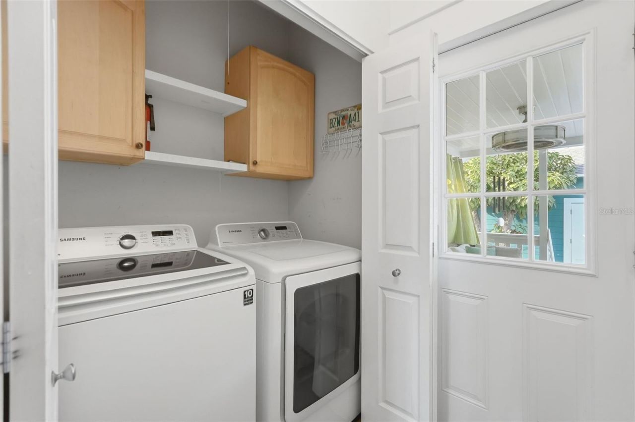 2059 Burlington Avenue N, Saint Petersburg, FL 33713 Photo