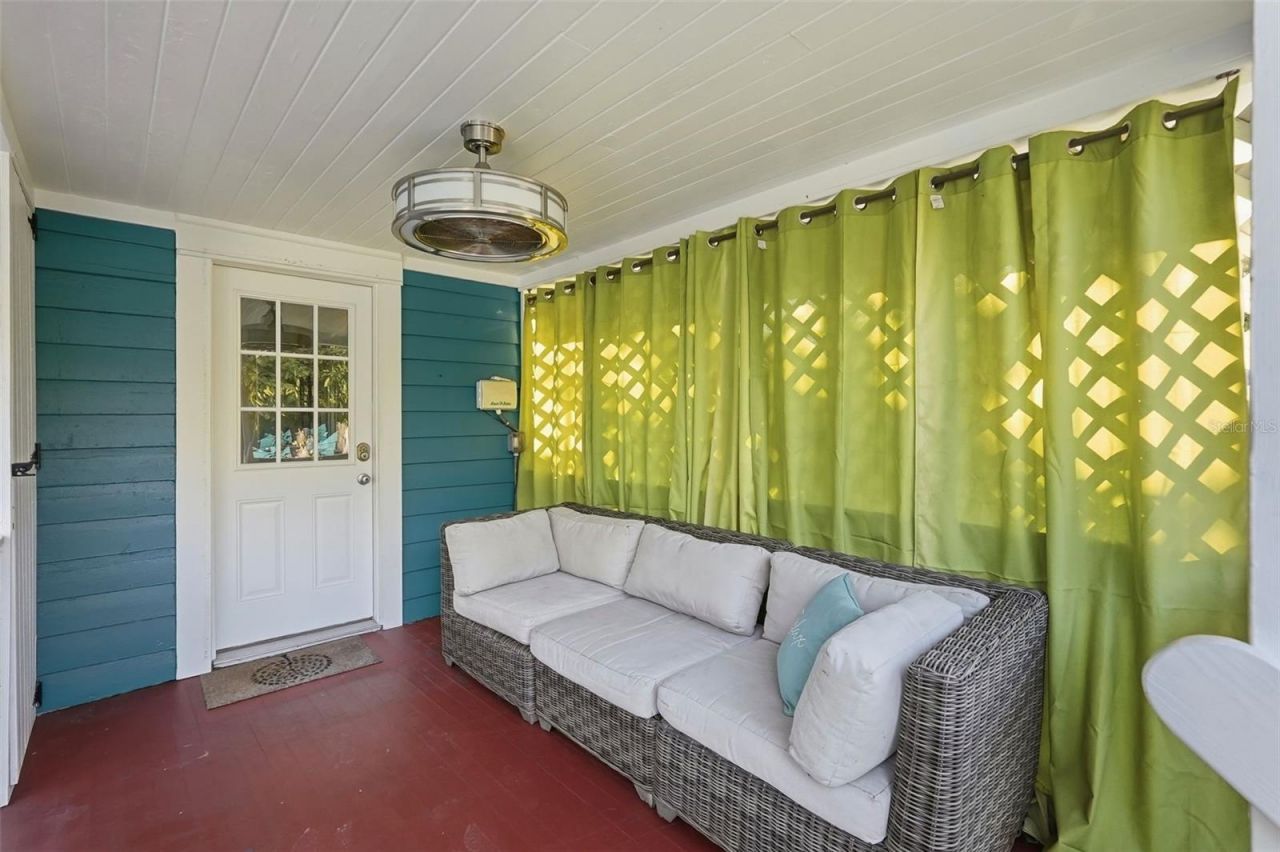 2059 Burlington Avenue N, Saint Petersburg, FL 33713 Photo