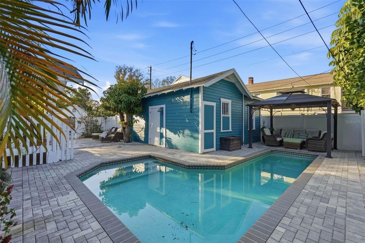 2059 Burlington Avenue N, Saint Petersburg, FL 33713 Photo