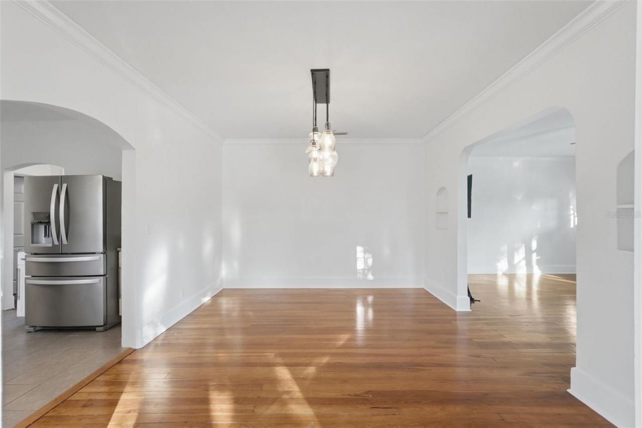 2059 Burlington Avenue N, Saint Petersburg, FL 33713 Photo