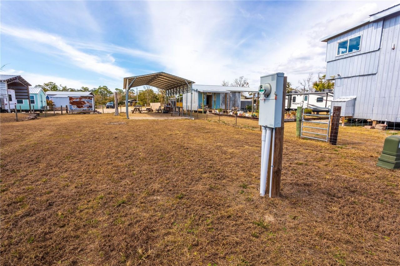 507 4th Street Nw, Steinhatchee, FL 32359 Photo