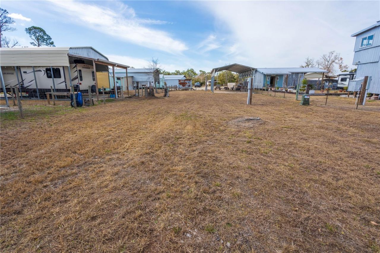 507 4th Street Nw, Steinhatchee, FL 32359 Photo