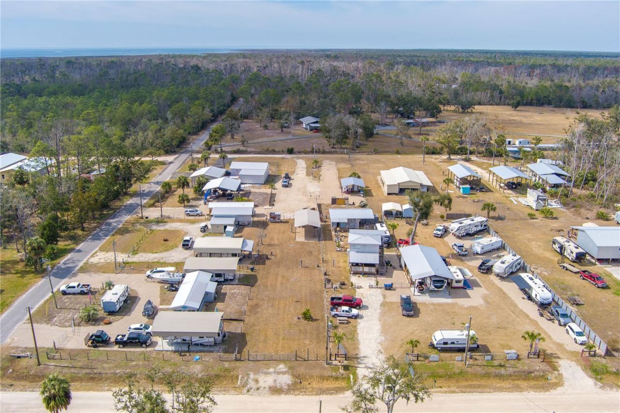 507 4th Street Nw, Steinhatchee, FL 32359 Photo