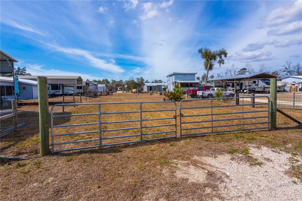 507 4th Street Nw, Steinhatchee, FL 32359 Photo