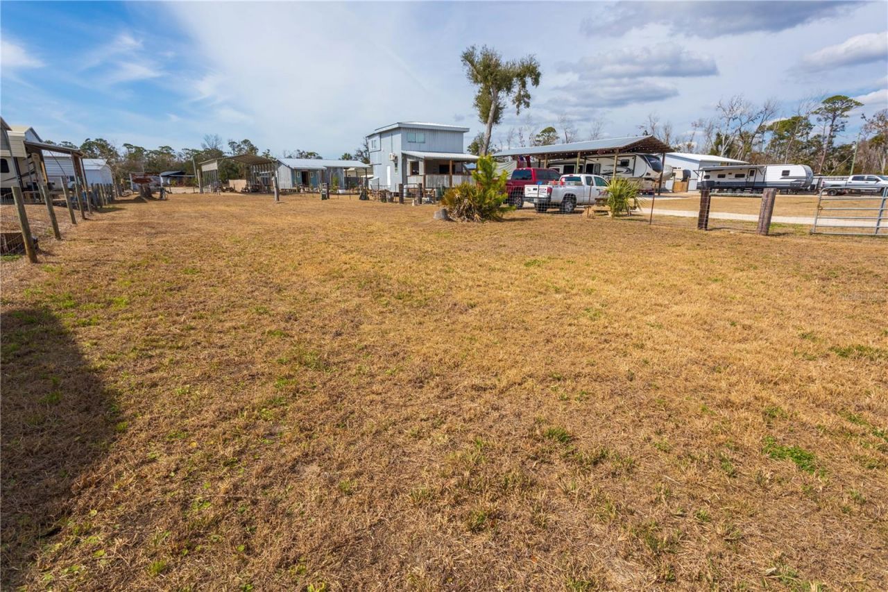 507 4th Street Nw, Steinhatchee, FL 32359 Photo