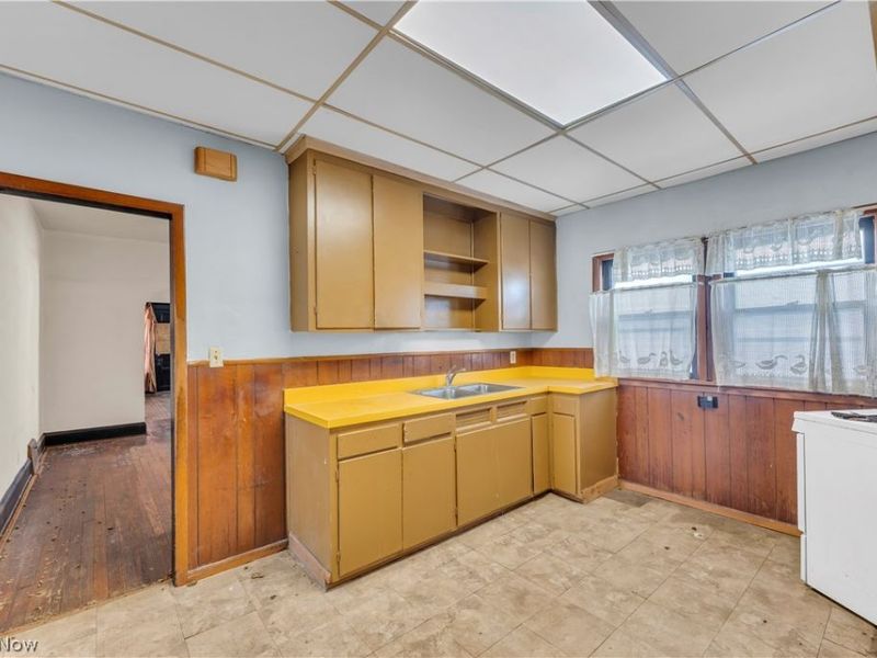 9617 Mount Auburn Avenue, Cleveland, OH 44104 Photo 10