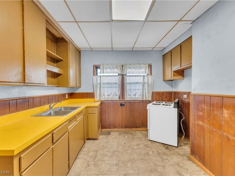 9617 Mount Auburn Avenue, Cleveland, OH 44104 Photo 11