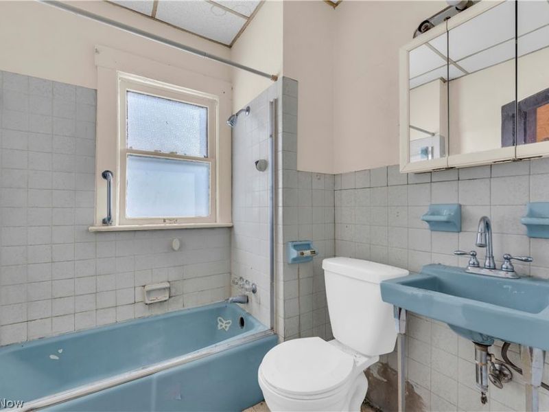 9617 Mount Auburn Avenue, Cleveland, OH 44104 Photo 17