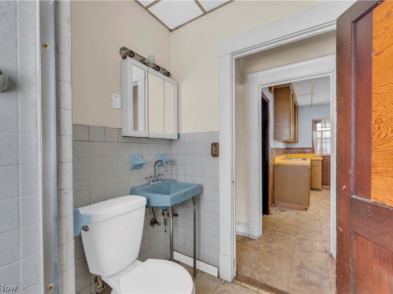 9617 Mount Auburn Avenue, Cleveland, OH 44104 Photo 18