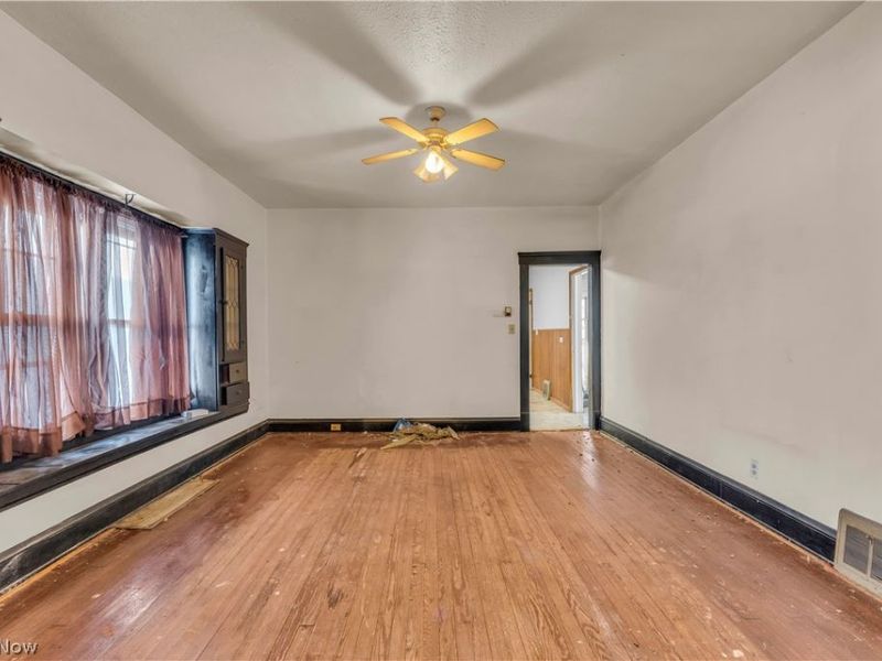 9617 Mount Auburn Avenue, Cleveland, OH 44104 Photo 21