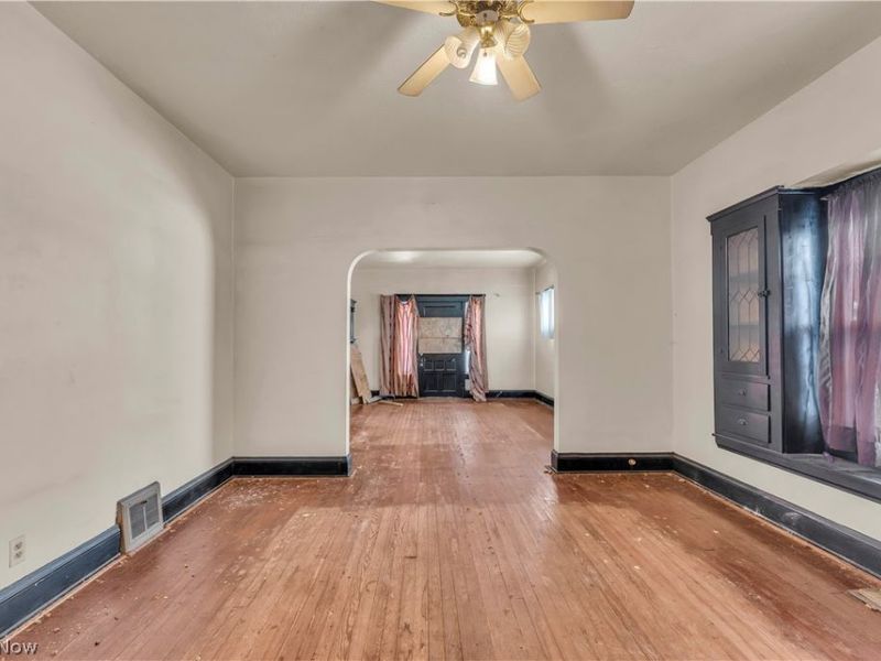 9617 Mount Auburn Avenue, Cleveland, OH 44104 Photo 22