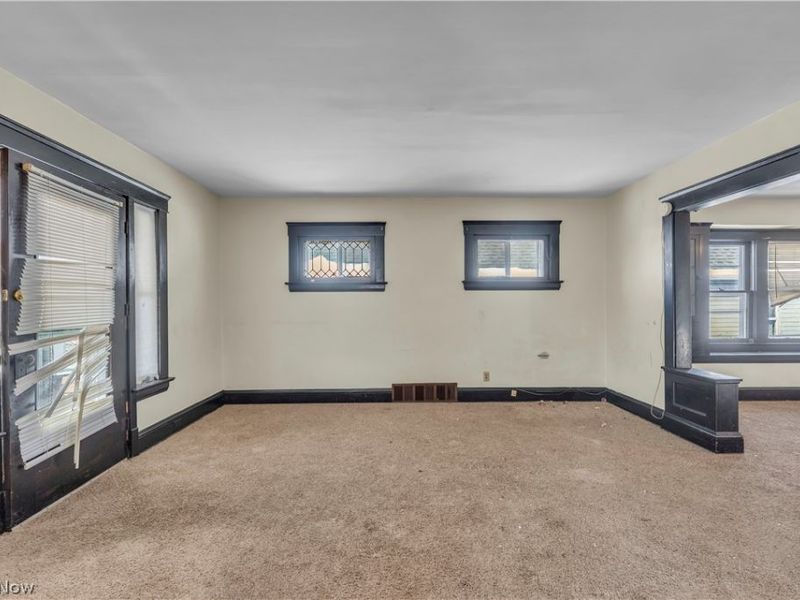 9617 Mount Auburn Avenue, Cleveland, OH 44104 Photo 3