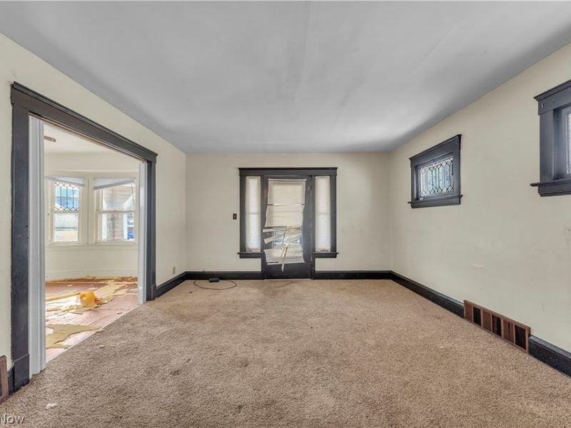 9617 Mount Auburn Avenue, Cleveland, OH 44104 Photo 8