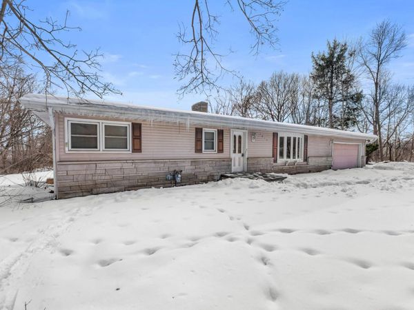 1632 Hudson Road, Hillsdale, MI 49242