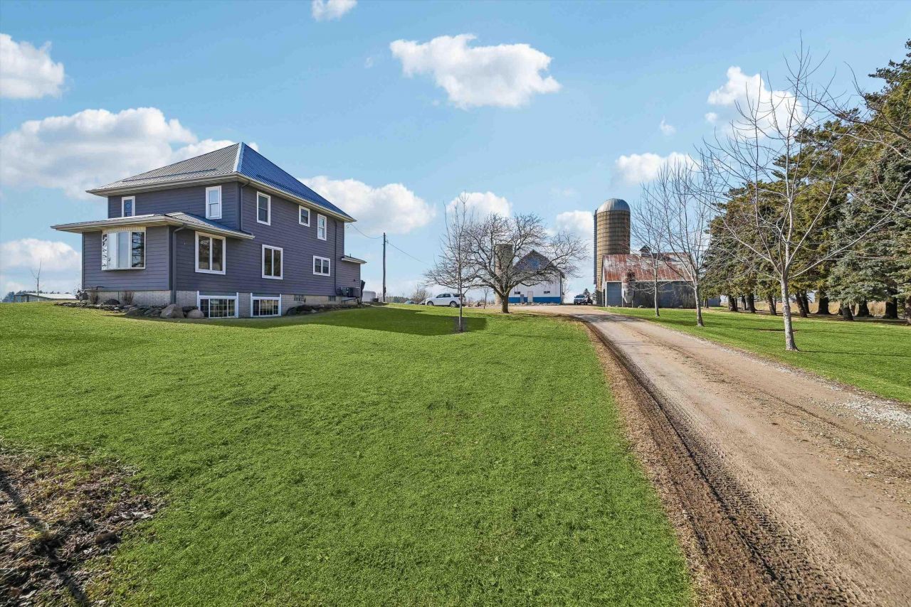 3281 Quasqueton Avenue, Walker, IA 52352 Main Photo