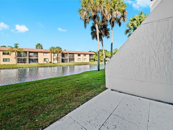 140 Lakeview Dr, Unit 103, Weston, FL 33326