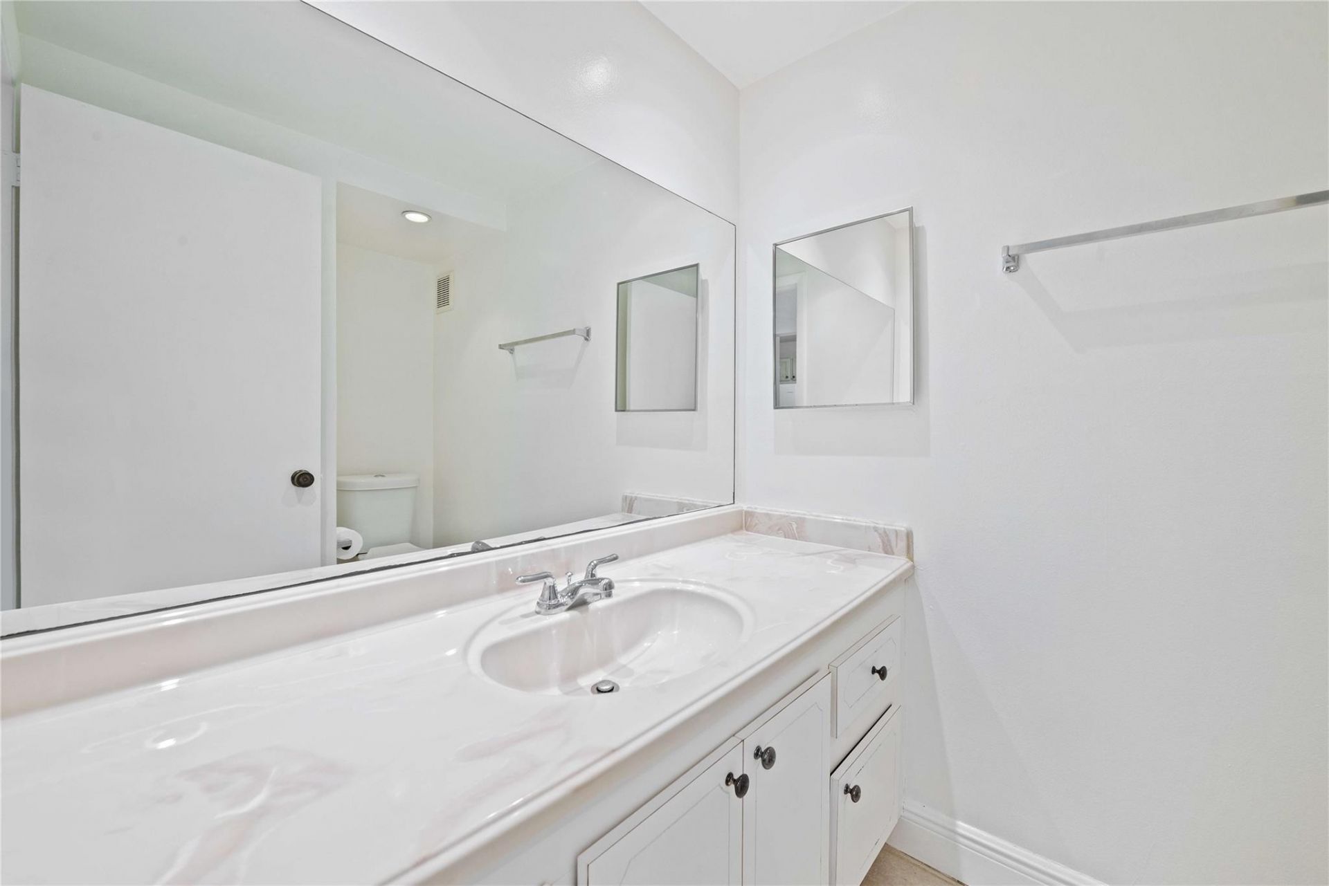 140 Lakeview Dr, Unit 103, Weston, FL 33326 Photo