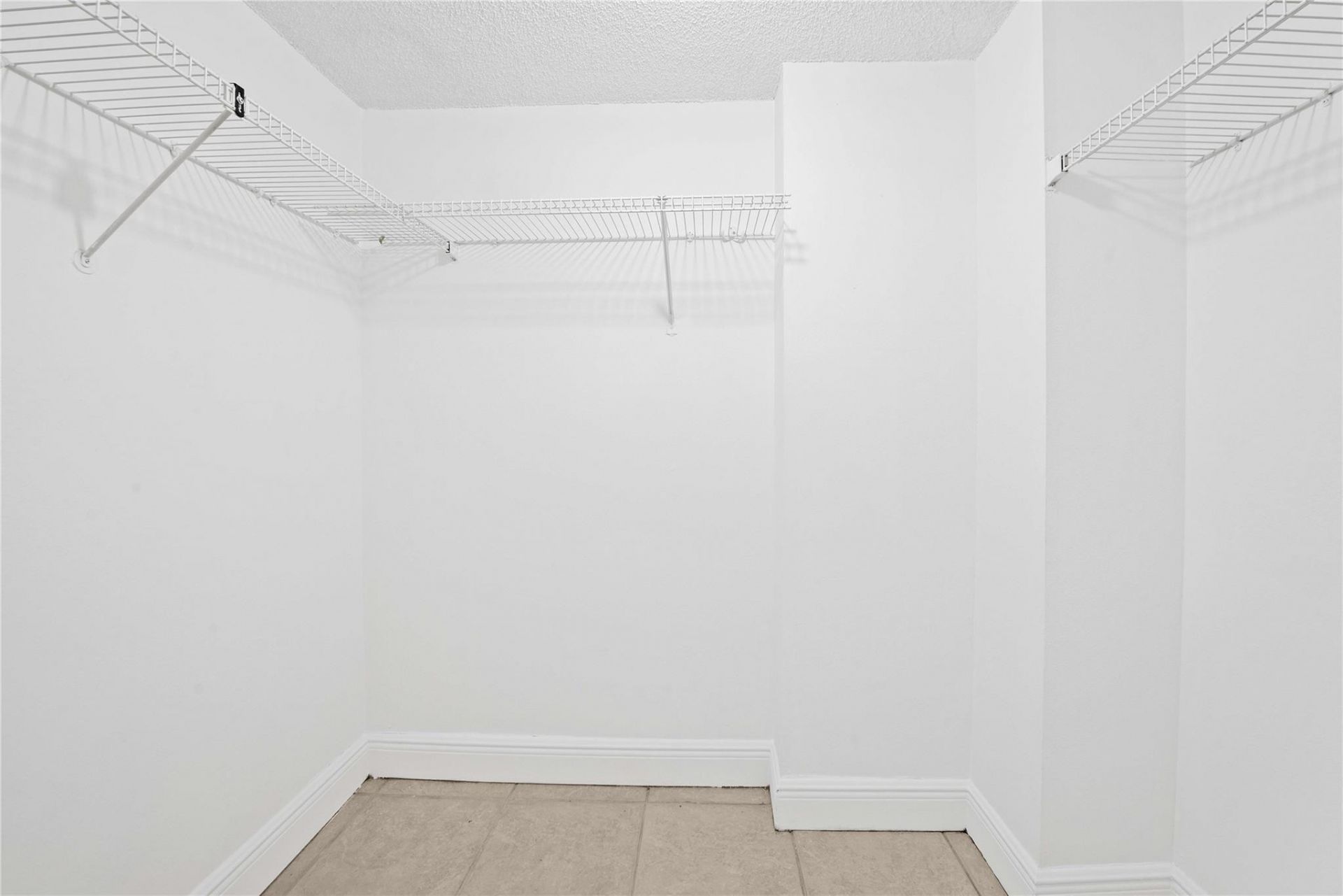 140 Lakeview Dr, Unit 103, Weston, FL 33326 Photo