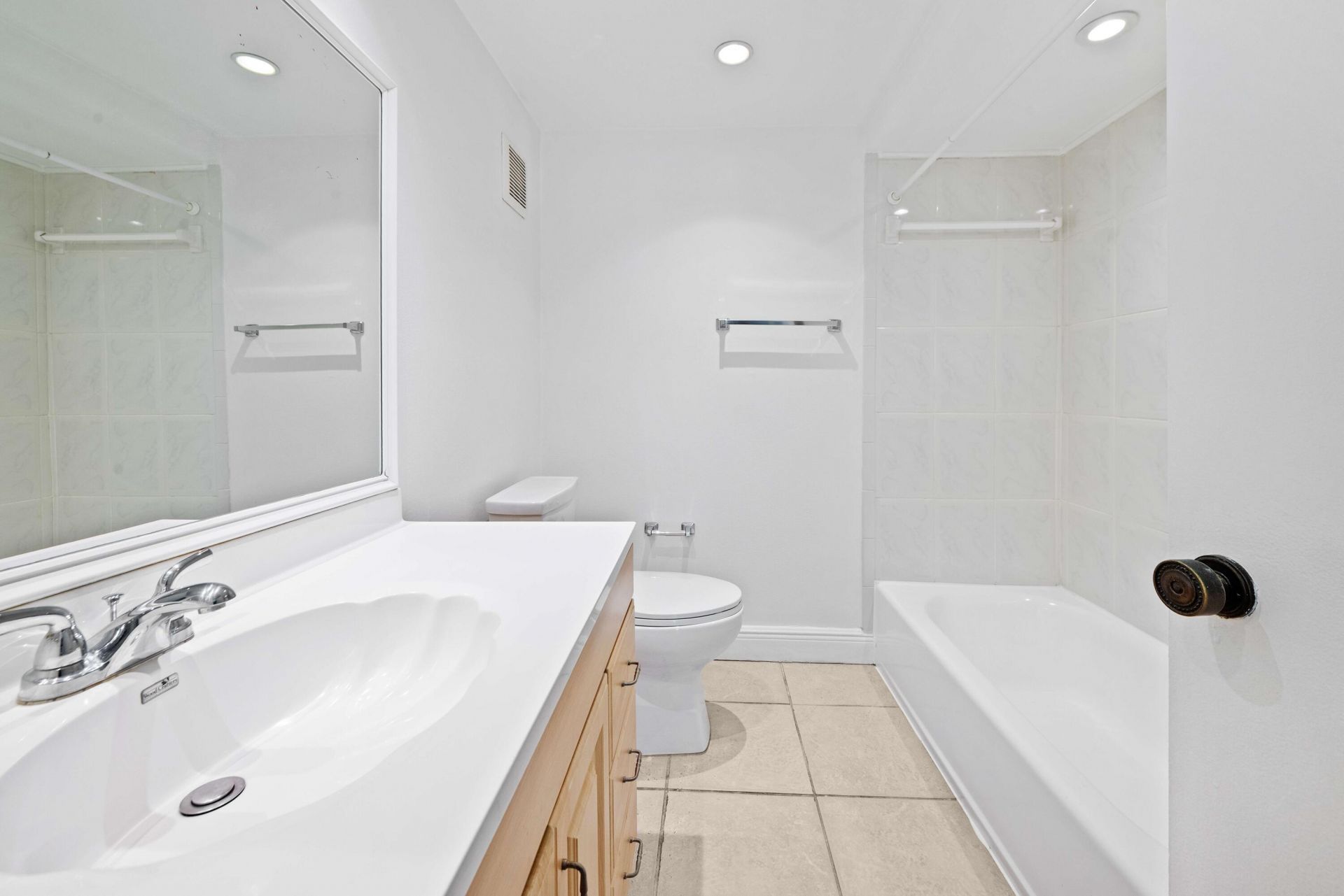 140 Lakeview Drive, Unit 103, Weston, FL 33326 Photo