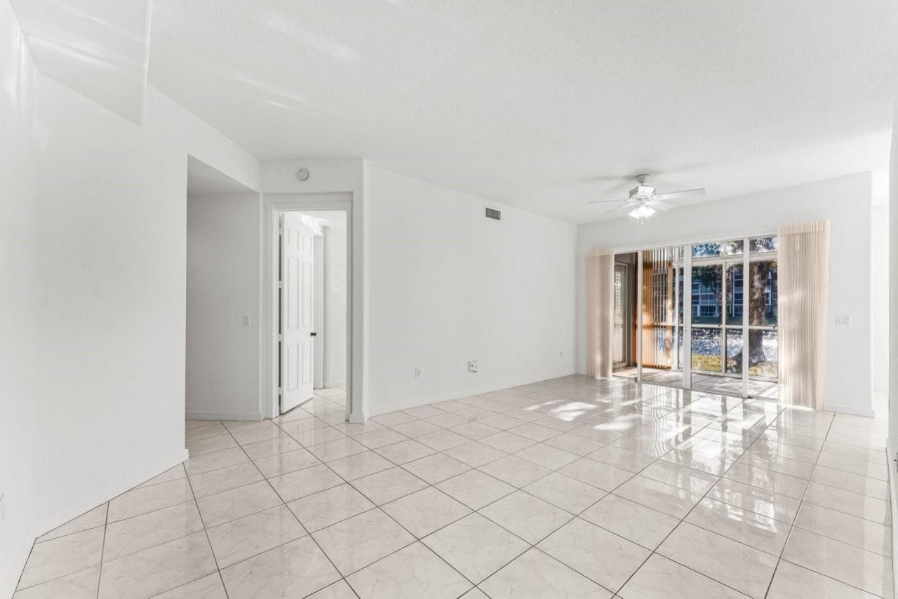 7832 E Exeter Boulevard, Unit 102, Tamarac, FL 33321 Photo