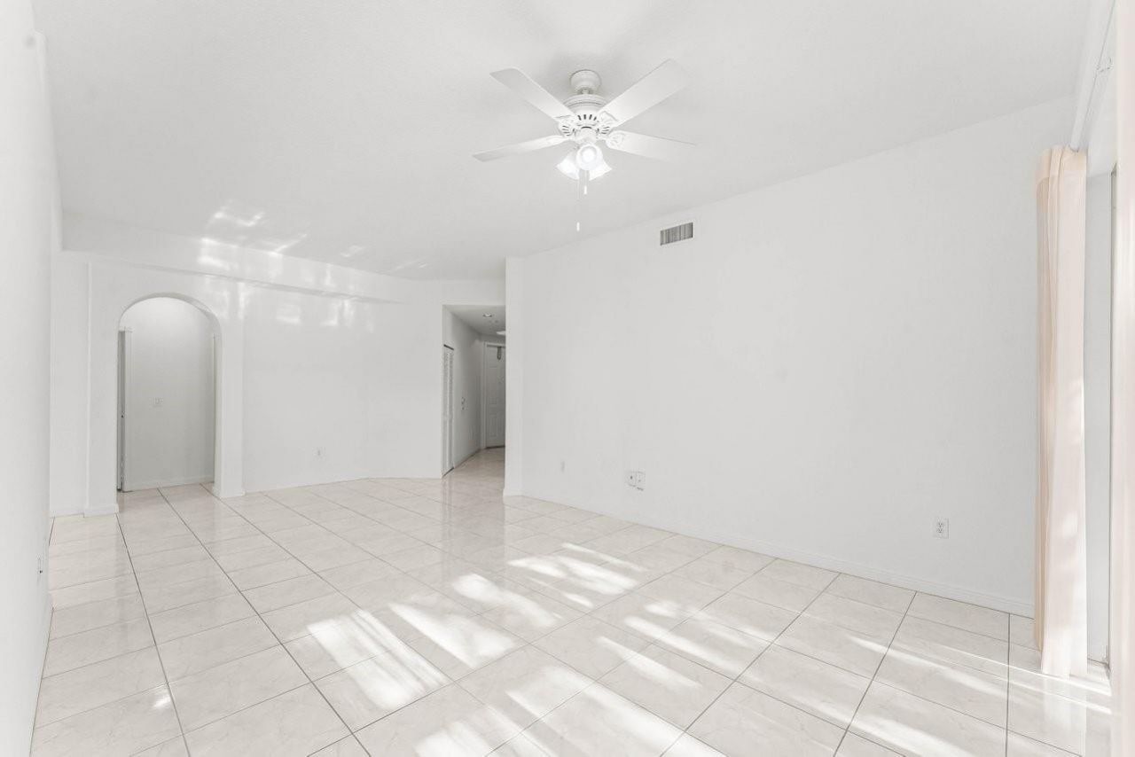 7832 E Exeter Boulevard, Unit 102, Tamarac, FL 33321 Photo