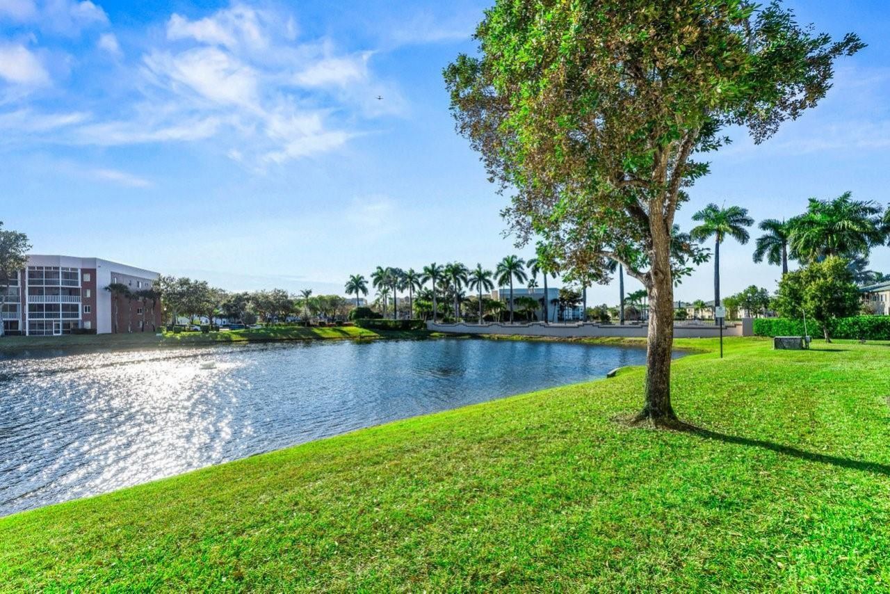 7832 E Exeter Boulevard, Unit 102, Tamarac, FL 33321 Photo