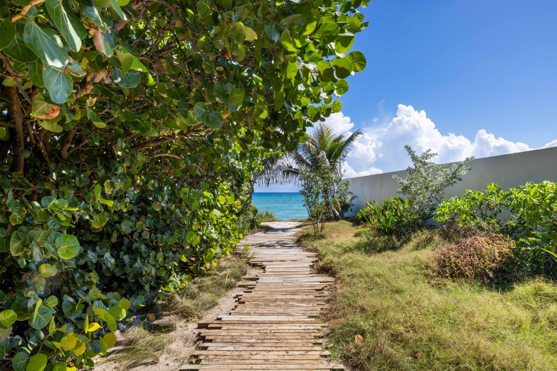 1048 S Ocean Boulevard, Palm Beach, FL 33480 Photo