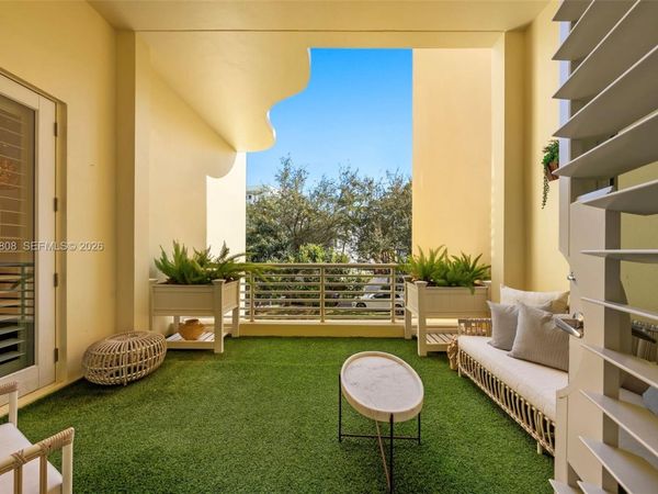 211 Zoe Way , Miami Beach, FL 33141