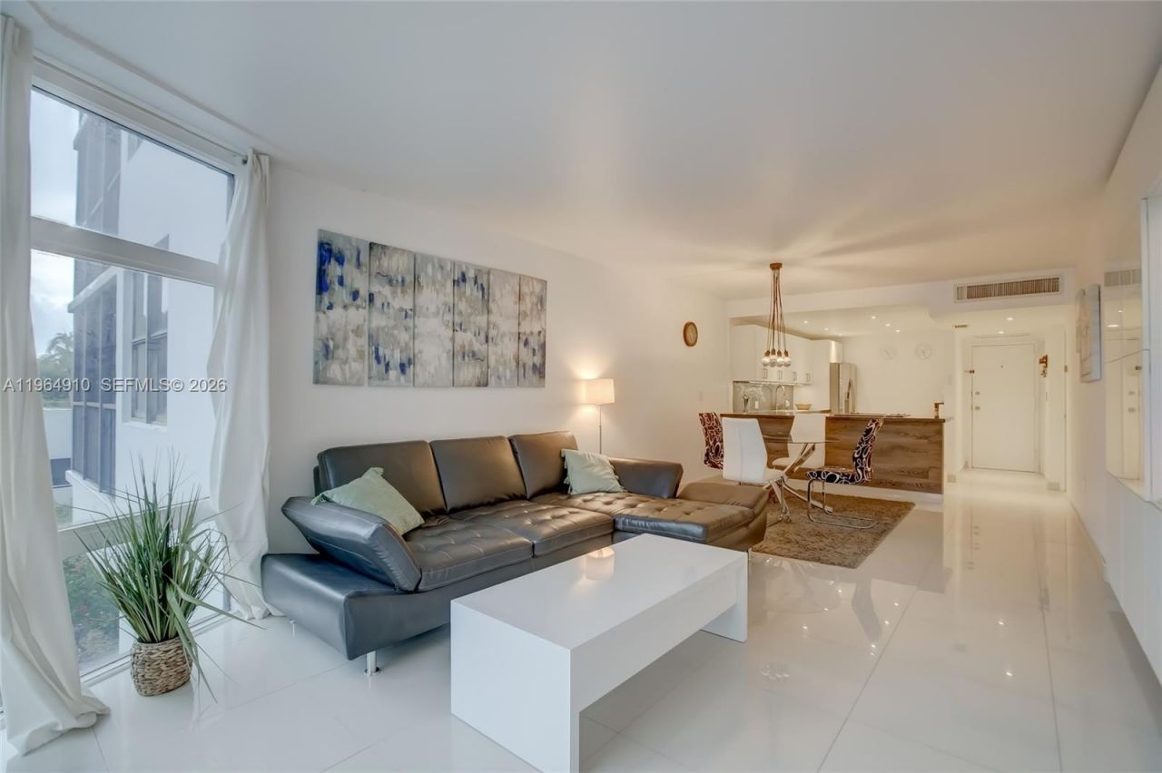 3375 N Country Club Dr , Unit 103, Aventura, FL 33180 Photo