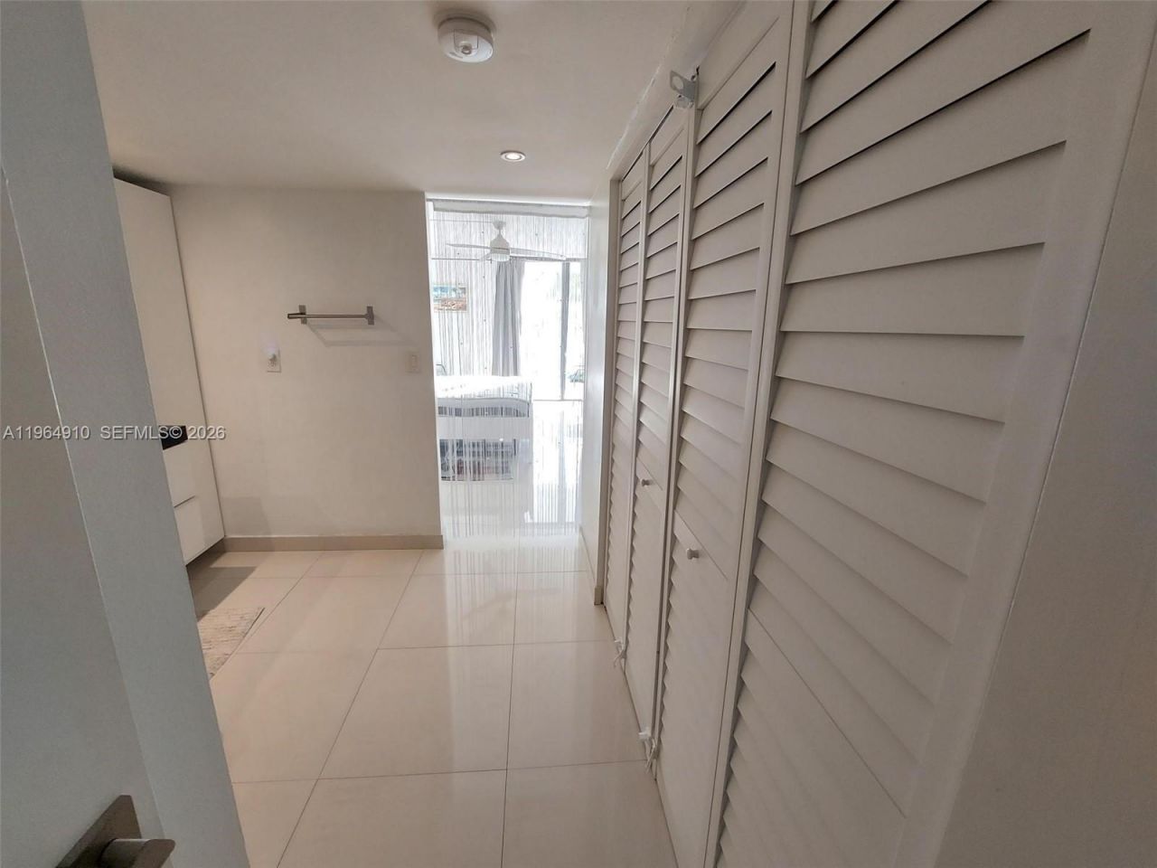 3375 N Country Club Dr , Unit 103, Aventura, FL 33180 Photo