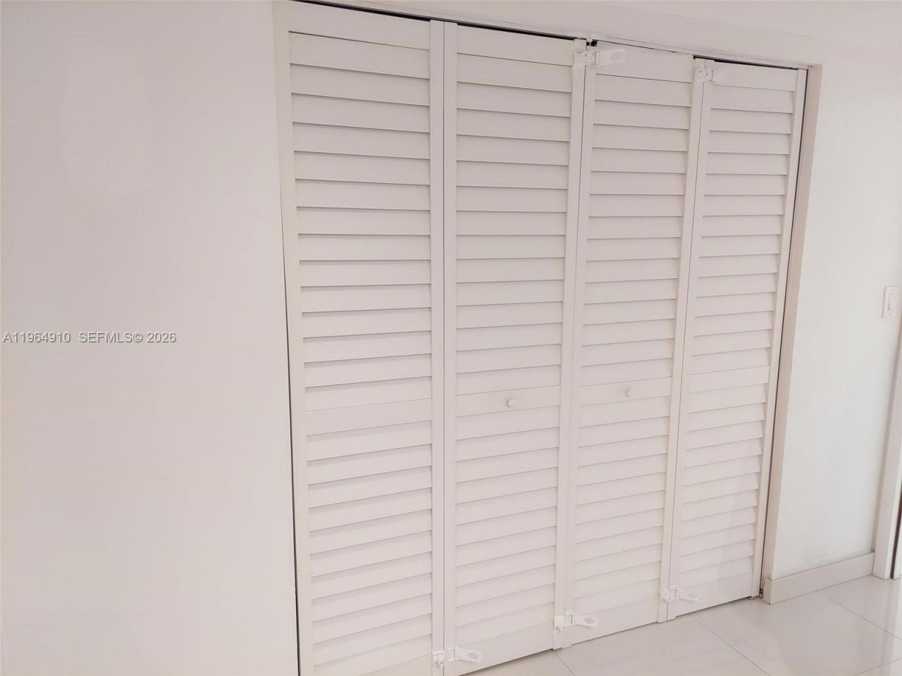 3375 N Country Club Dr , Unit 103, Aventura, FL 33180 Photo