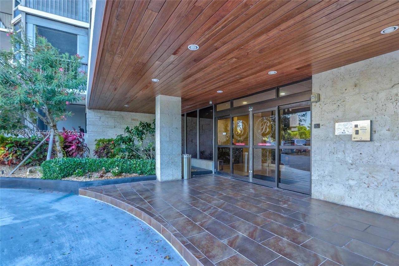 3375 N Country Club Dr , Unit 103, Aventura, FL 33180 Photo