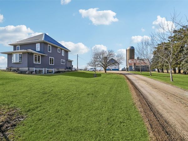 3281 Quasqueton Avenue, Walker, IA 52352