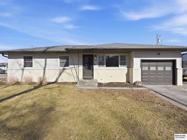 212 W Waring Street, Valley, NE 68064
