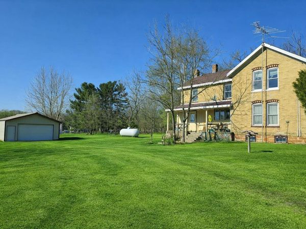 W3111 Grouse Road, Pardeeville, WI 53954