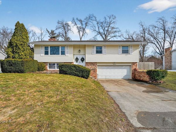 1558 N Bay Drive, Elkhart, IN 46514