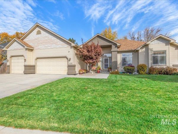 2186 Santa Clara Dr, Meridian, ID 83642